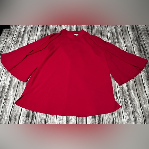 JODIFL Tops - 🎈5 for $25🎈 
Jodifl Pink slit bell sleeve top sz M